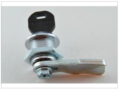 Drehriegel mit Schlüssel für Maschinenraum