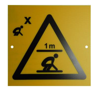 Schild: Schutzraum x Personen hockend